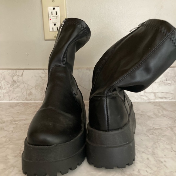 Boots - Picture 7 of 10